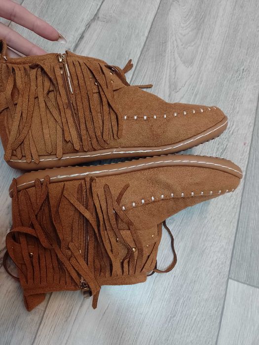 (39) Brązowe z frędzlami Botki kowbojki na szeroką stopę, Nowe