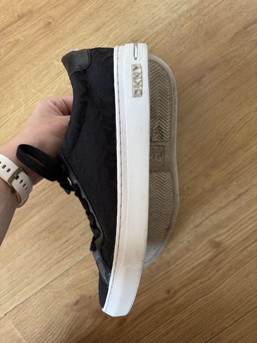 Buty sportowe tenisówki sneakersy DKNY Court 38