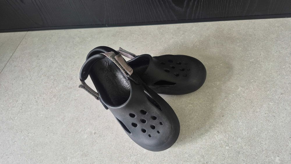 Jordan crocs klapki 33