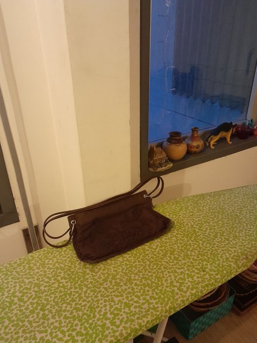 Vendo Mala de Senhora muito bonita como nova