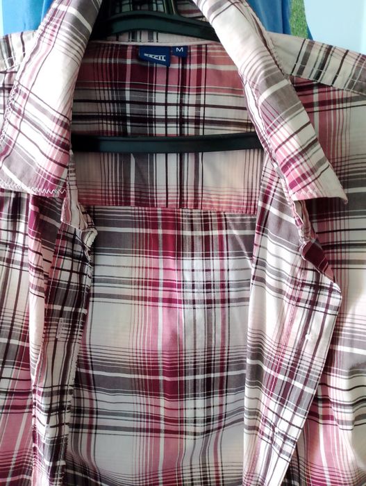 Жіноча сорочка 48 розміру.