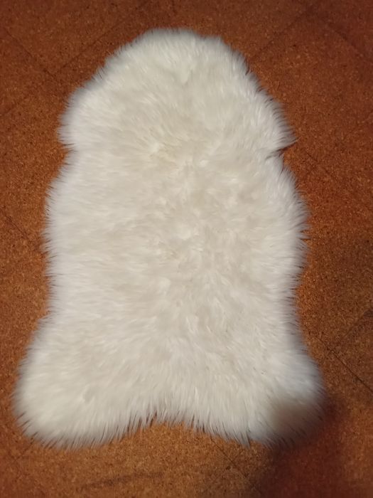 Tapete de pelinho quentinho ideal para colocar os bebés no chão