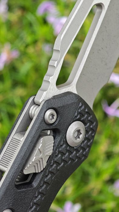 Складний ніж з якістю ювелірного виробу Microtech MSI S/E Tri-Grip Polymer Black StoneWash Apocalyptic Standard,преміум сталь,титановий бекспейсер нож