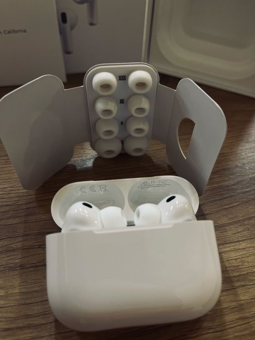 AirPods Pro 3 2025 – шумодав у 2× сильніший ніж Pro 2, повний комплект