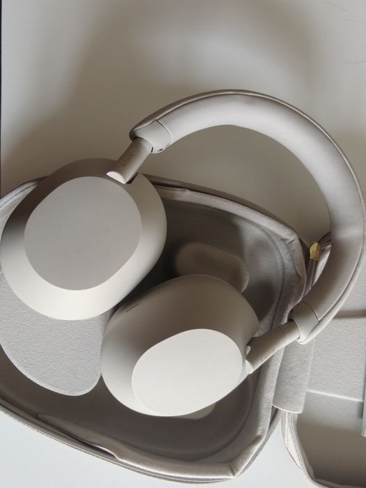 Sony WH-1000XM5 Cinza - como novos