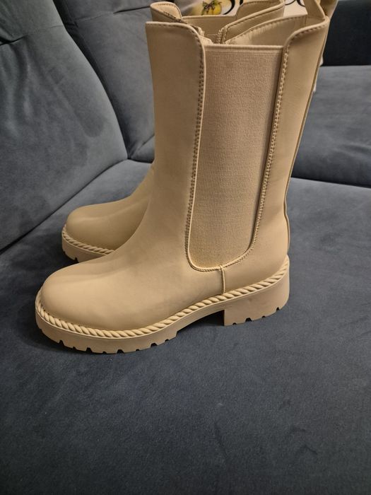 Nowe buty lekko ocieplane 40
