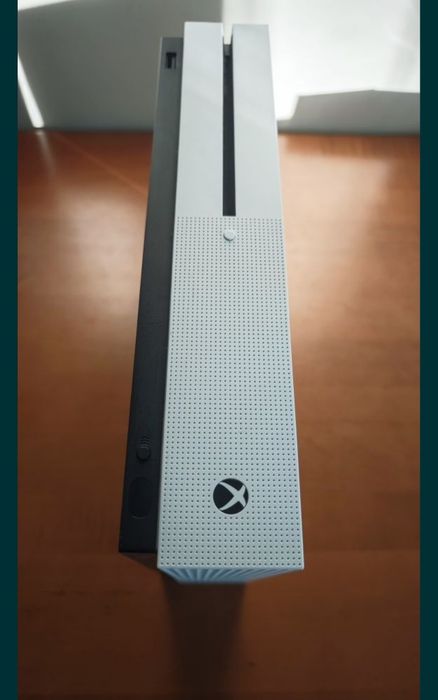 Xbox One S 1000GB - Branca

Se