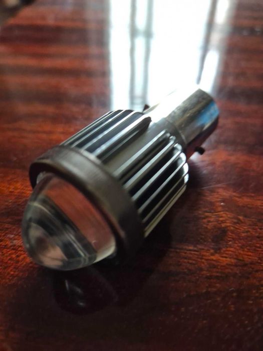 Farol LED Branco para Mota
