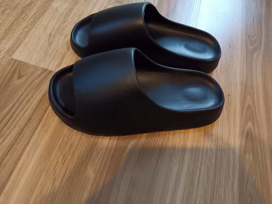 Świetne klapki 40-41
