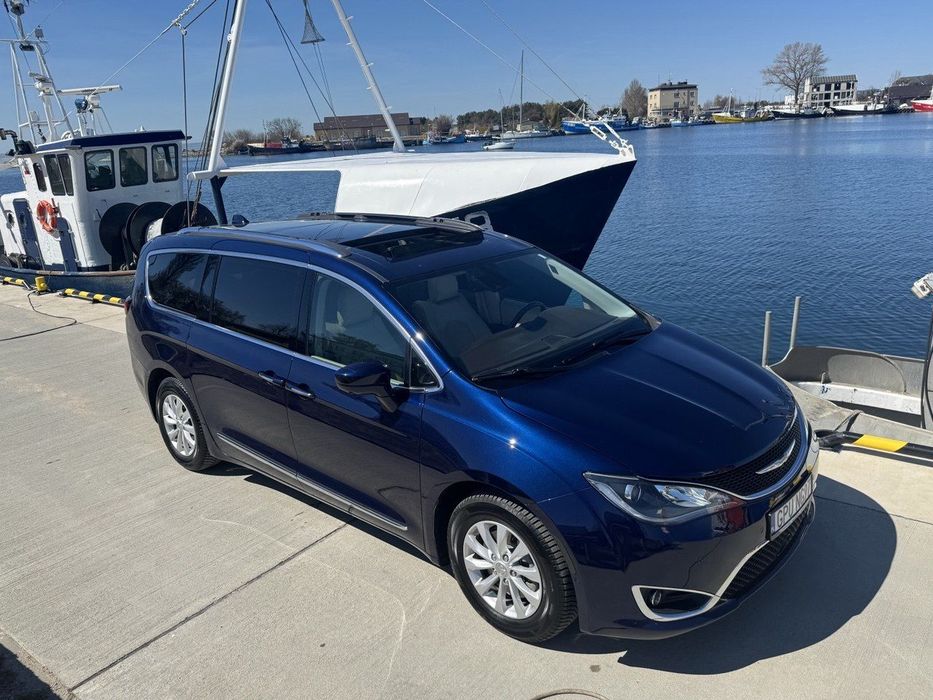 Chrysler Pacifica Chrysler Pacifica full panorama kamery 360* monitory radar przebieg