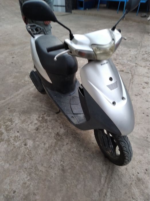 Продам скутер suzuki