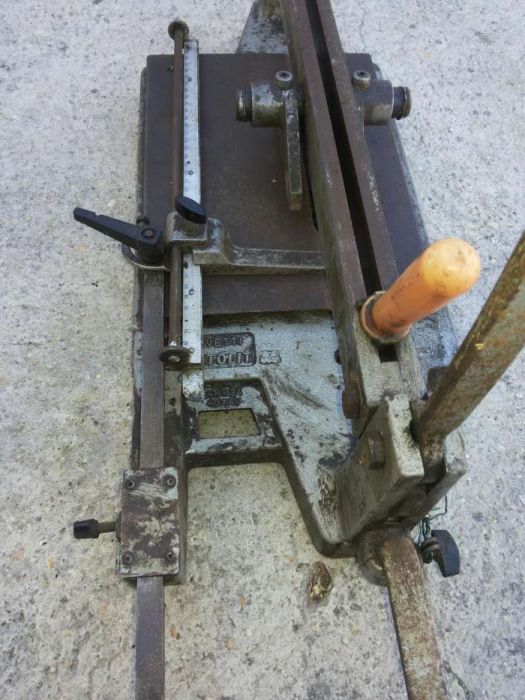 Máquina de cortar azulejos