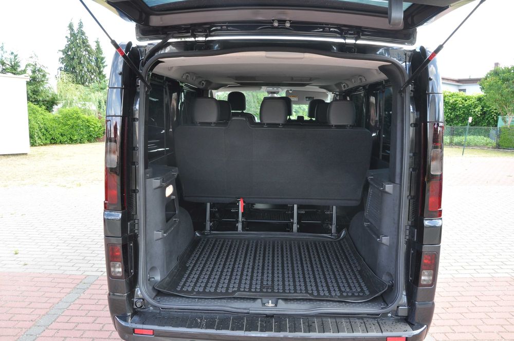 Wynajem/Wypożyczalnia busów - Opel Vivaro