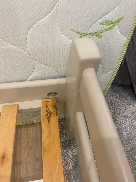 Ліжко двухспальне з ортопедичним матрасом