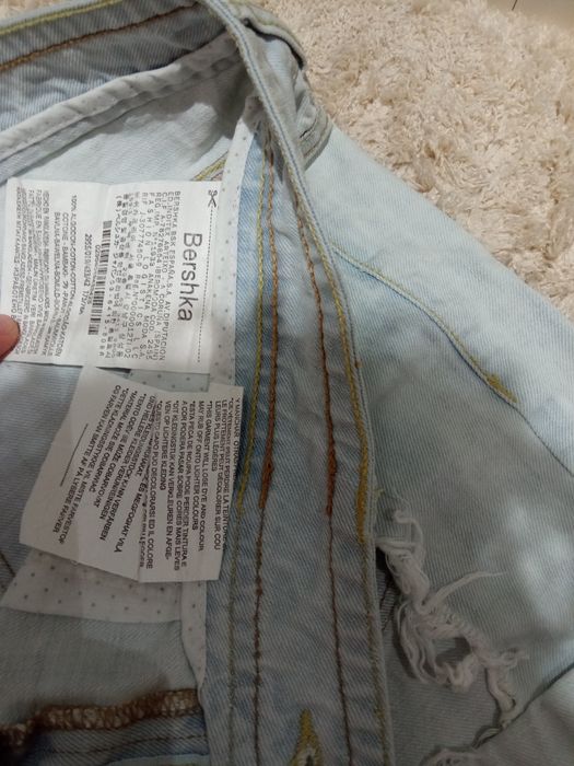 Шорты джинсовые bershka  EUR 42