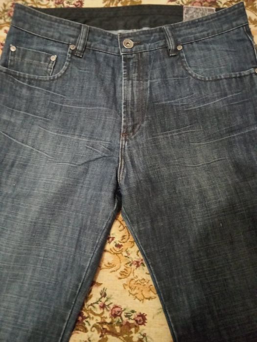 Джинси класичні для чоловіків.