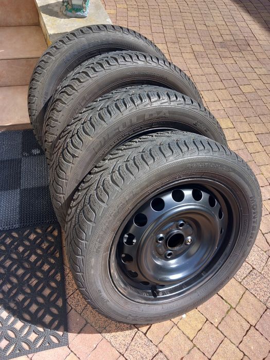 Toyota Yaris opony zimowe.