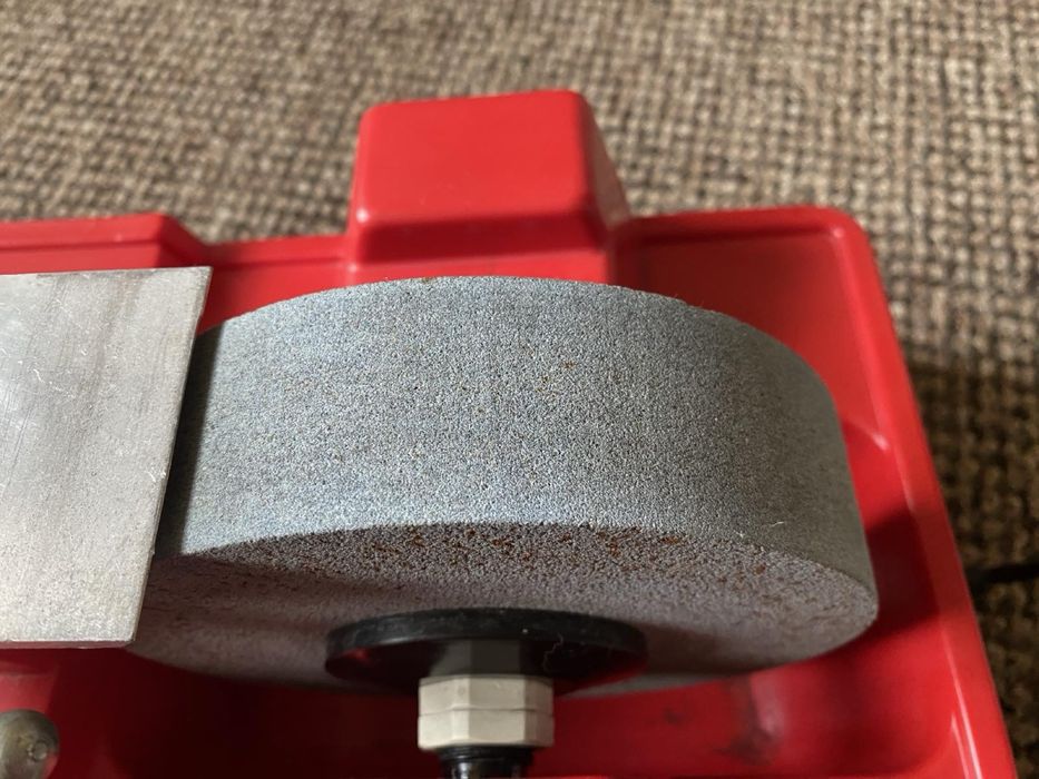 Точильний станок для вологого та сухого заточення