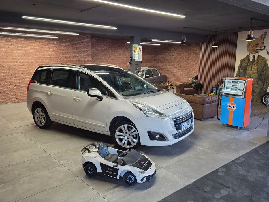 Peugeot 5008 BlueHDI 120 EAT6 Stop & Start Allure