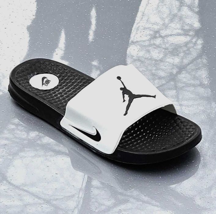 Женские Шлёпанцы Найк Чёрные Сланцы Тапочки Белые Найки