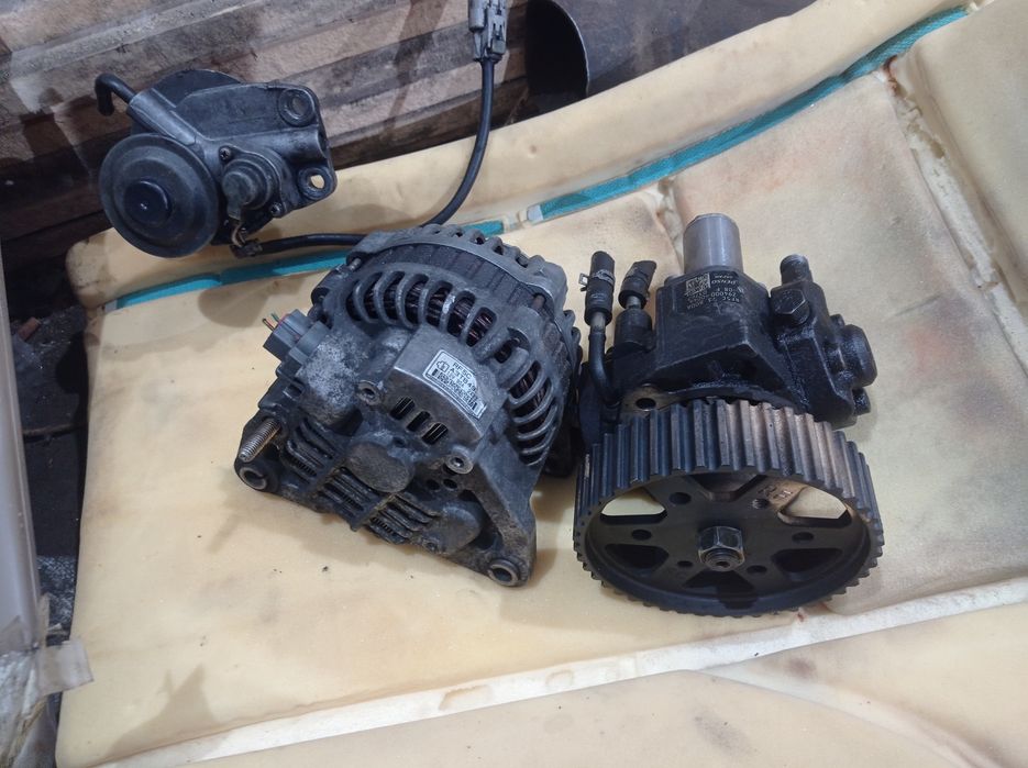 Продам Генератор ТНВД Мазда 6 2 л дизель