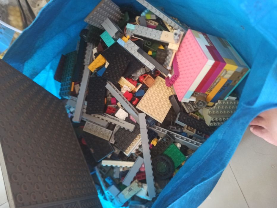 Продам лего 10 кг