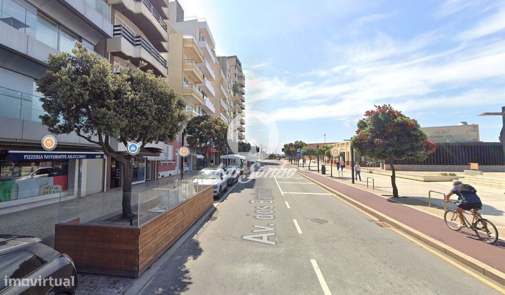 Loja nova com 114 m2 na Av. dos Banhos na Póvoa de Varzim