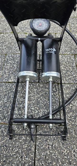 Pompka nożna yato 7350 dwutłokowa