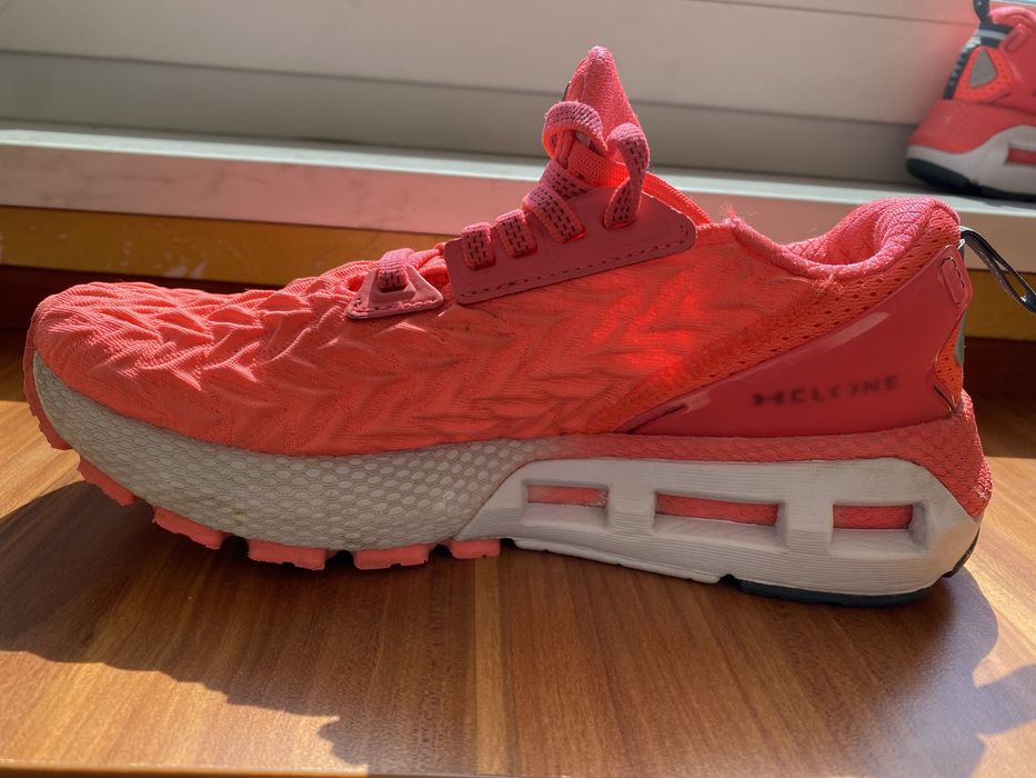 Кросівки under Armour 36,5