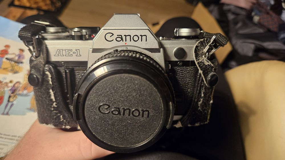 Canon AE-1 z obiektywem Canon FD 50mm 1:1.8