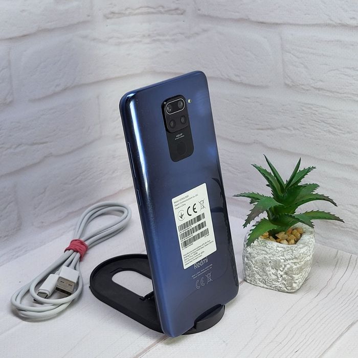 Продам телефон Redmi note 9 3+1/64Gb NFC в гарному стані