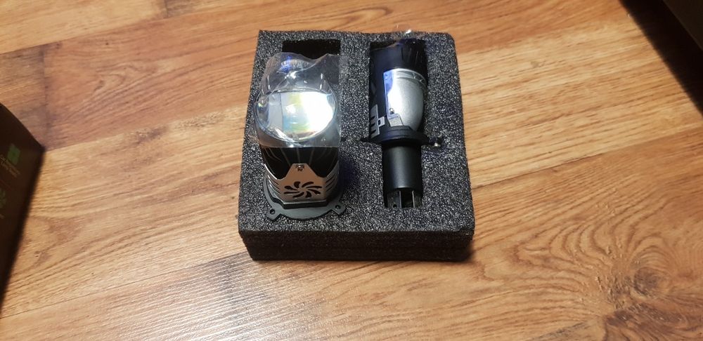 Zarowki H4 LED SOCZEWKA .Kaplet 2szt