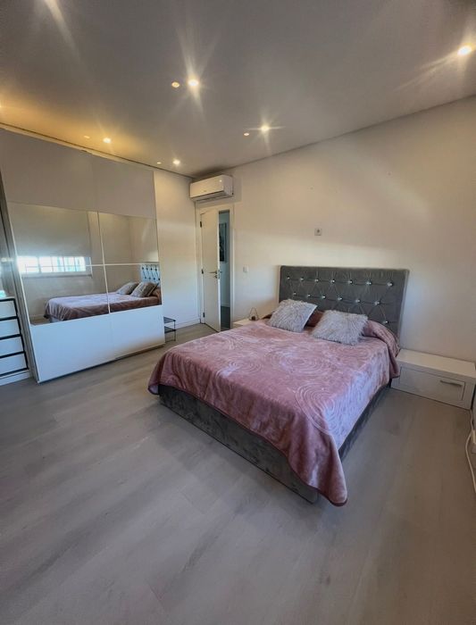 Quarto Mobilado em Vivenda Térrea | Charneca da Caparica