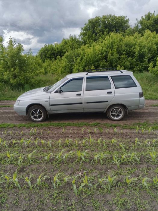 Автомобіль Ваз 21114