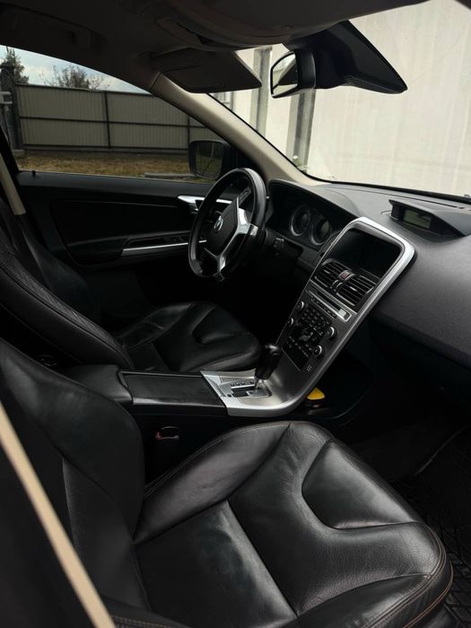 VOLVO XC60 D5 2.4