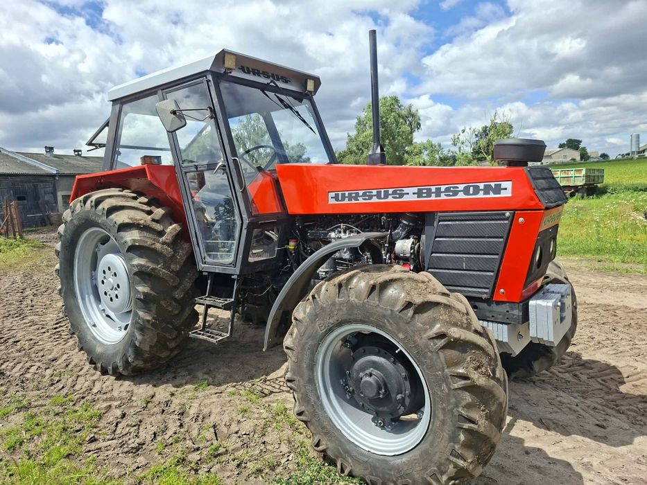 Ursus 1224 wrsia Bison