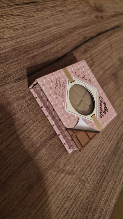Lovely bronzer puder  do twarzy Milky Chocolate