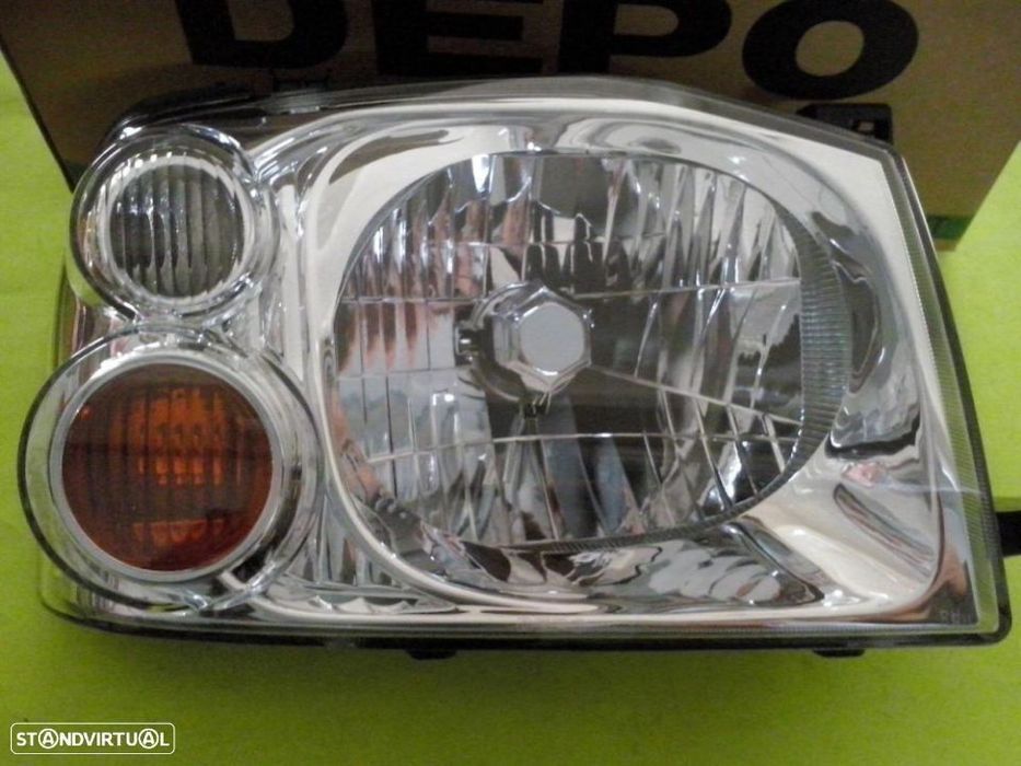 óptica / Faróis frente Nissan Navara D22 anos 2002 até 2005 NOVOS