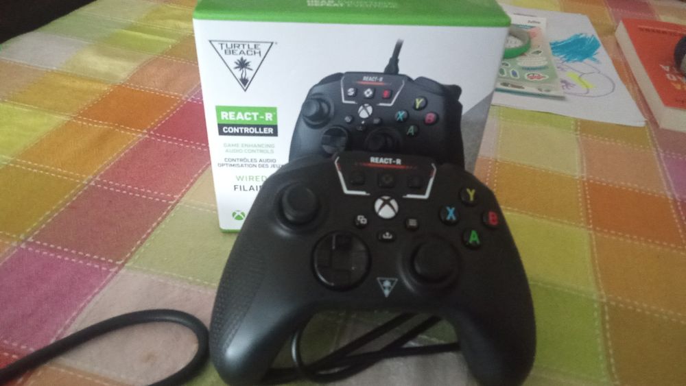 Xbox One FAT com defeito (desliga sozinha) + comando quase novo