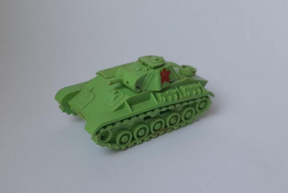 Модель игрушка танк Т-40 1:87 Минск СССР Мир