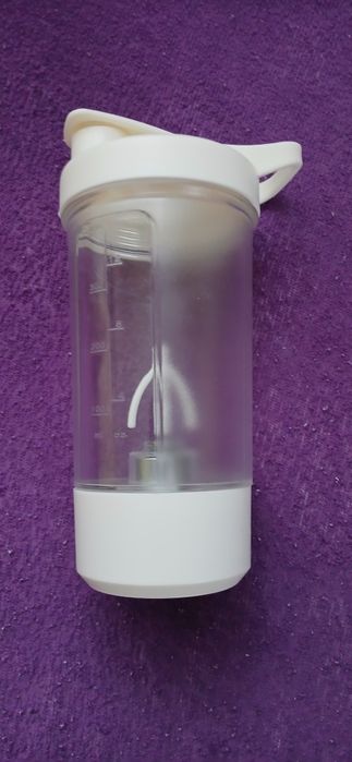 Shaker elektryczny z mieszadłem na siłownię suplementy odzywki szejker