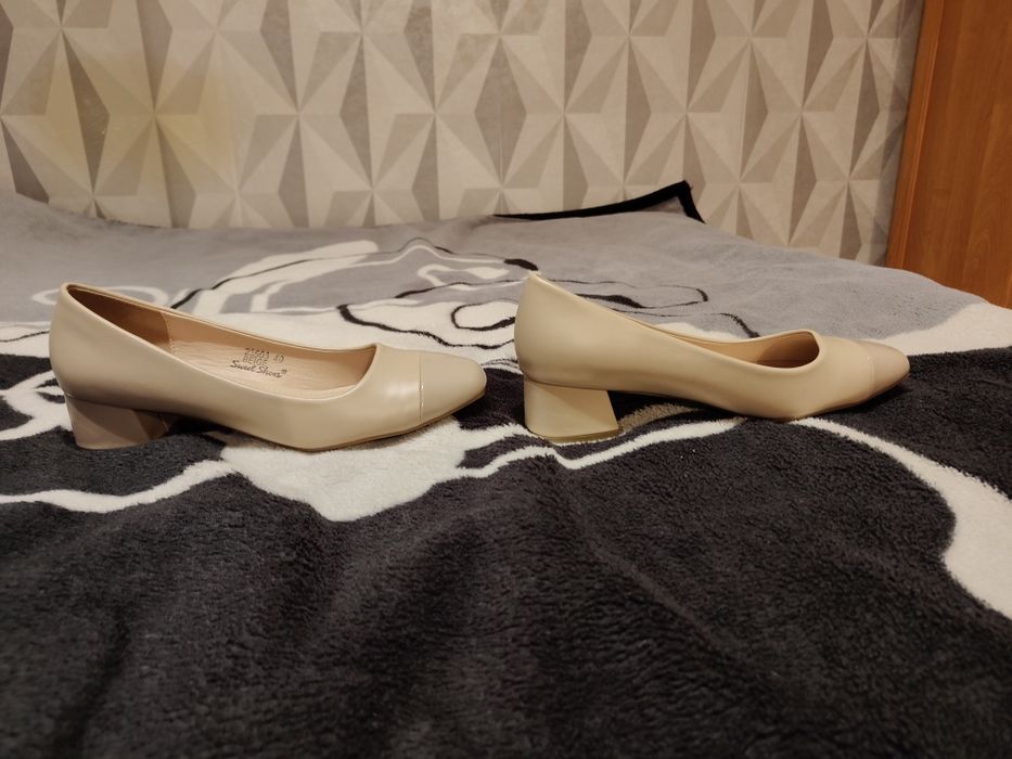 Czółenka Sweet Shoes beżowe, rozmiar 40 – eleganckie, jak nowe