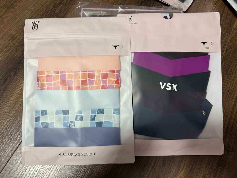 Набори трусиків Victoria's Secret