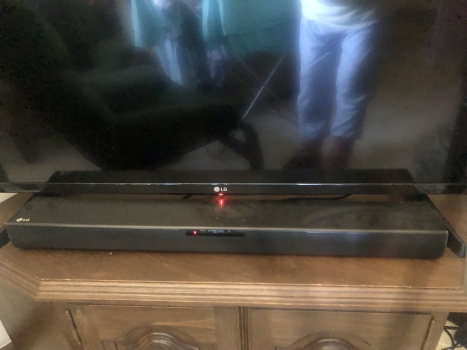 TV LG 97cm, não é smart tv,com Sound bar