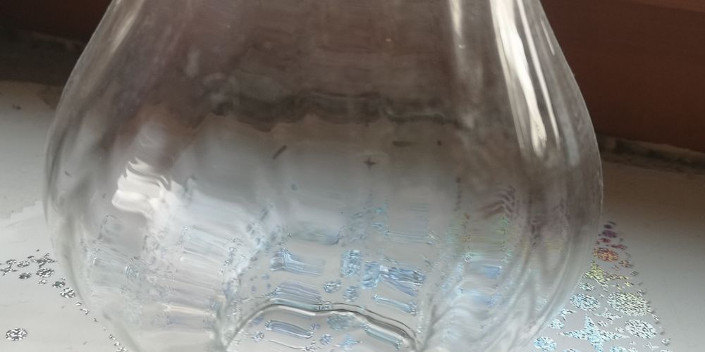 komin klosz tulipan do lampy naftowej lub elektrycznej śr. mont 5,5 cm