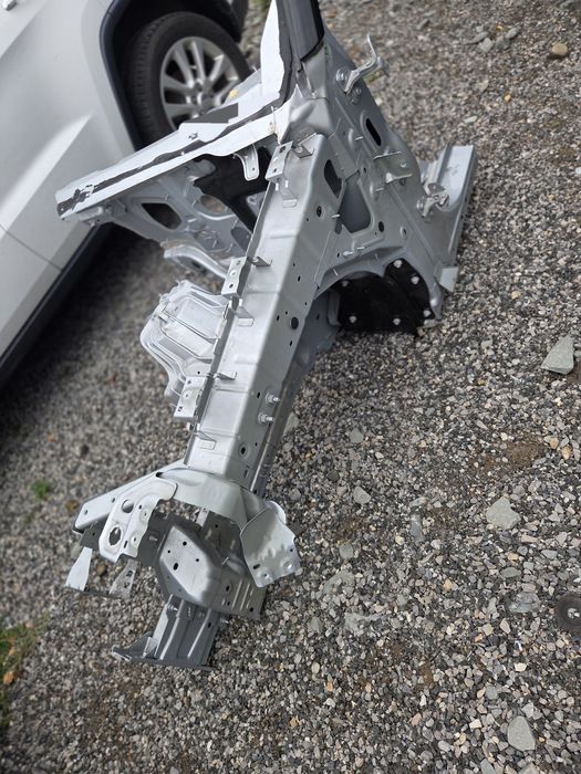 Cwiartka podluznica fartuch słupek lewy lewa Jeep Grand Cherokee WL wysyłka