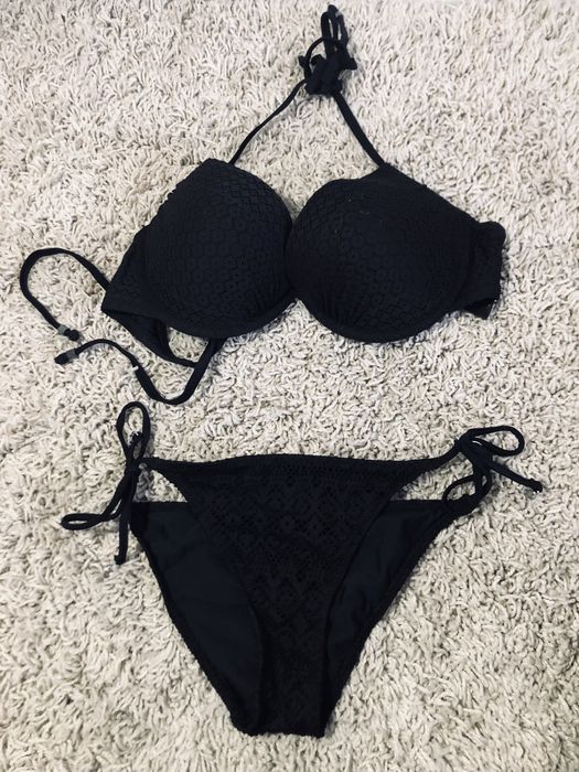 Czarny strój kapielowy 80D i 36 bikini plaża