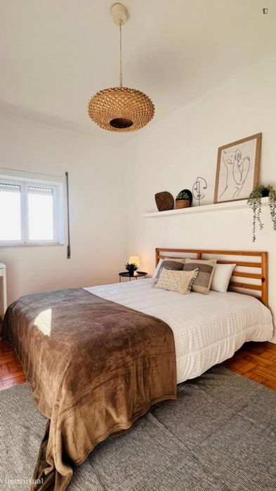Quarto - localizado em Olivais Coimbra