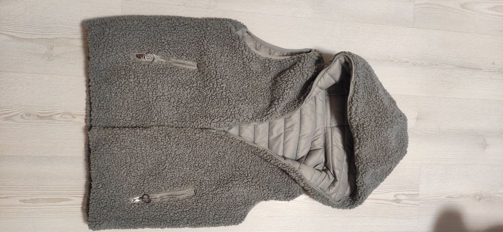 Тепла желетка двухстороння 44-46р.