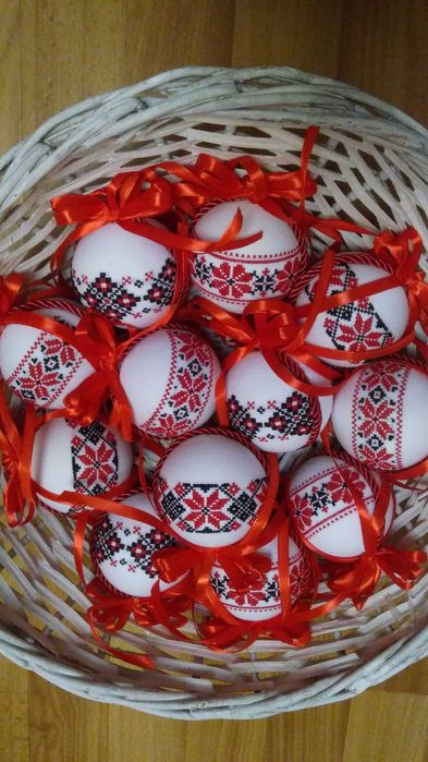 Новорічні кульки вишиті. Ручна робота